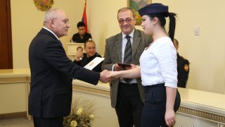Քննիչների թեկնածուների՝ Արդարադատության ակադեմիան ավարտած շրջանավարտները ծառայության նշանակվեցին ՀՀ քննչական կոմիտեում (Լուսանկարներ)