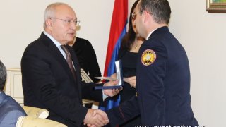 Ամանորի գիշերը Վանաձորում կատարված առանձնապես խոշոր չափերի գողության գործով մեկ անձ կալանավորվել է, ևս մեկի նկատմամբ հայտարարվել հետախուզում (Տեսանյութեր և լուսանկարներ)