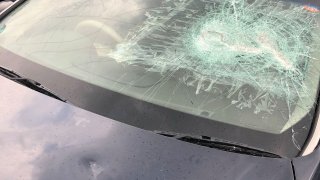 Պարզվում են Կ.Ուլնեցի փողոցում ապրիլի 21-ին տեղի ունեցած բռնություններից տուժած վարորդների ինքնությունը (լուսանկարներ)