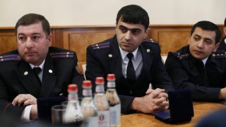 Քննչական կոմիտեի նախագահի տեղակալը պարգևատրել է ոստիկանության մի խումբ ծառայողների (լուսանկարներ)