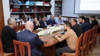 Աշխատանքային քննարկում՝ Երևանում գործող խոշոր առևտրի կենտրոններում գործունեություն ծավալող ընկերություններից կատարված գողությունների դեպքերի քննությունն  առավել արդյունավետ կազմակերպելու և կանխելու վերաբերյալ (լուսանկարներ)