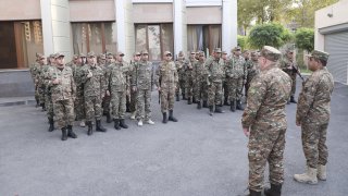 Руководствуясь призывом премьер-министра РА, Следственный комитет РА, с целью участия в священном деле защиты Родины, из служащих Следственного комитета призвал 180 добровольцев на службу