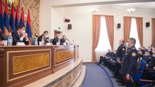 Председатель Следственного комитета Гайк Григорян представил личному составу нового заместителя Аргишти Кярамяна