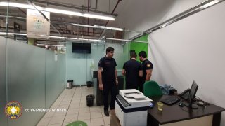 Banditry in “Yerevan Mall” Trade Center; Man Arrested (video, photos)