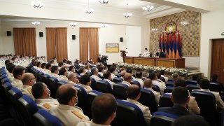 «Придаю значение эффективному расследованию уголовных дел, связанных с обстоятельствами 44-дневной войны». Премьер-министр посетил Следственный комитет (фото)