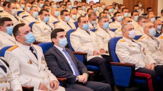 В связи с днем служащего Следственного комитета и 7-ой годовщиной формирования системы ряд сотрудников комитета удостоились различных наград и поощрений (фото)