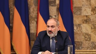 В основе всех наших действий должны быть государство и государственный интерес: Премьер-министр присутствовал на торжественном заседании, посвященном Дню служащего СК (фото, видео)
