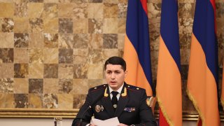 Մեր բոլոր գործողությունների հիմքում պետք է լինի պետությունը և պետական շահը. Վարչապետը ներկա է գտնվել ՔԿ ծառայողի օրվան նվիրված հանդիսավոր նիստին (լուսանկարներ, տեսանյութ)