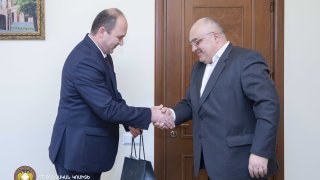 Приказом Председателя Следственного комитета РА был награжден ряд сотрудников ГНКО “Научно-практический центр судебной медицины” (фото)