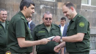 ՀՀ քննչական կոմիտեի ԶՔԳՎ կայազորային քննչական բաժինների կարիքների համար պետական միջոցներով ձեռք է բերվել 12 նոր ավտոմեքենա (տեսանյութ, լուսանկարներ)