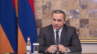 Председатель Следственного комитета РА Артур Погосян провел первое рабочее совещание: руководителям подразделений СК был дан ряд поручений (видео, фотографии)