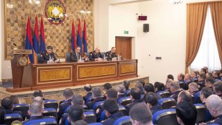 Председатель Следственного комитета РА Артур Погосян провел первое рабочее совещание: руководителям подразделений СК был дан ряд поручений (видео, фотографии)