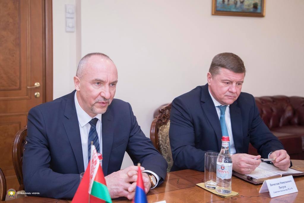 ՀՀ քննչական կոմիտեի նախագահն ընդունել է ՀՀ-ում Բելառուսի դեսպանին