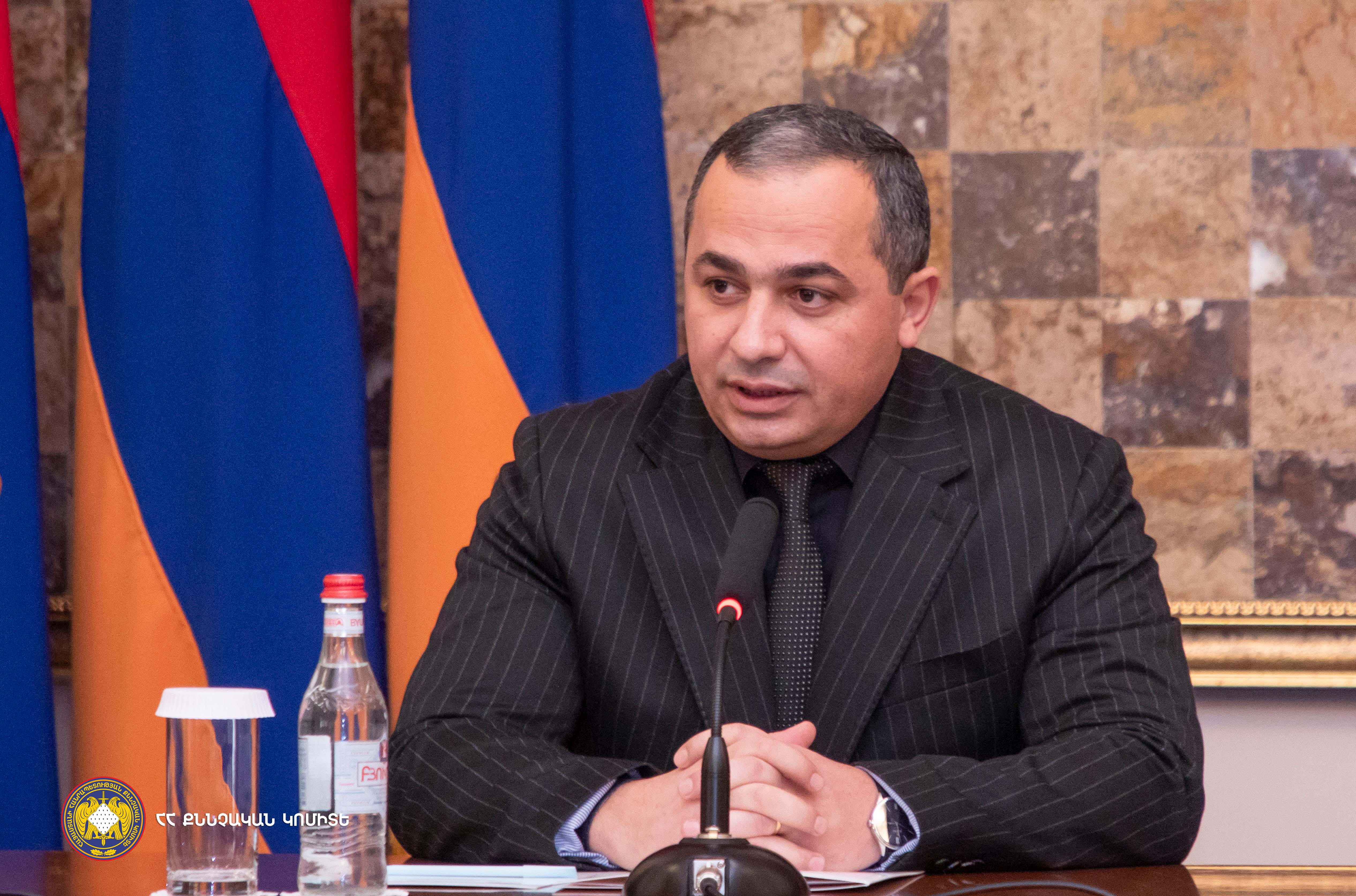 ՀՀ քննչական կոմիտեի նախագահ Արթուր Պողոսյանն անձնակազմին է ներկայացրել նորանշանակ տեղակալին