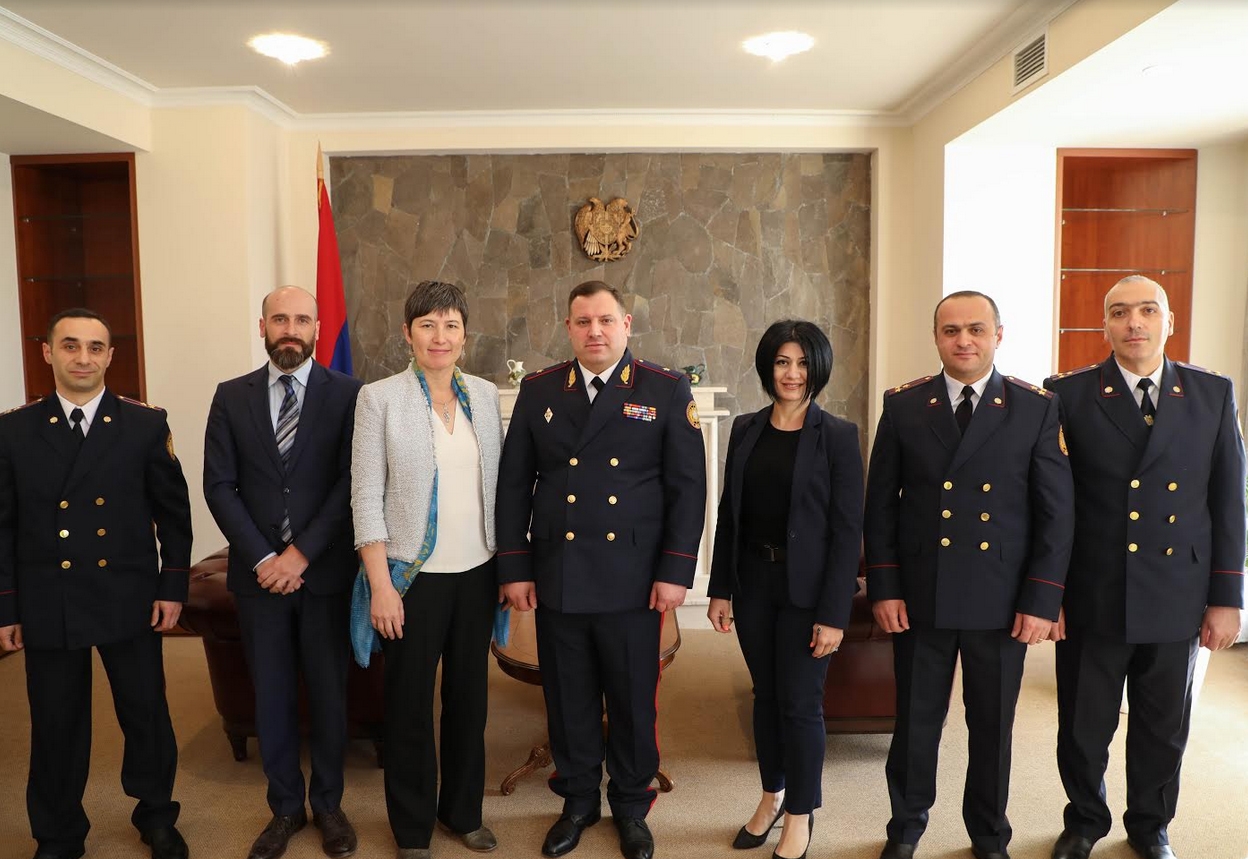 Քննչական կոմիտեի նախագահը հանդիպել է ԱՄՆ քննությունների դաշնային բյուրոյի իրավական կցորդի հետ (լուսանկարներ)