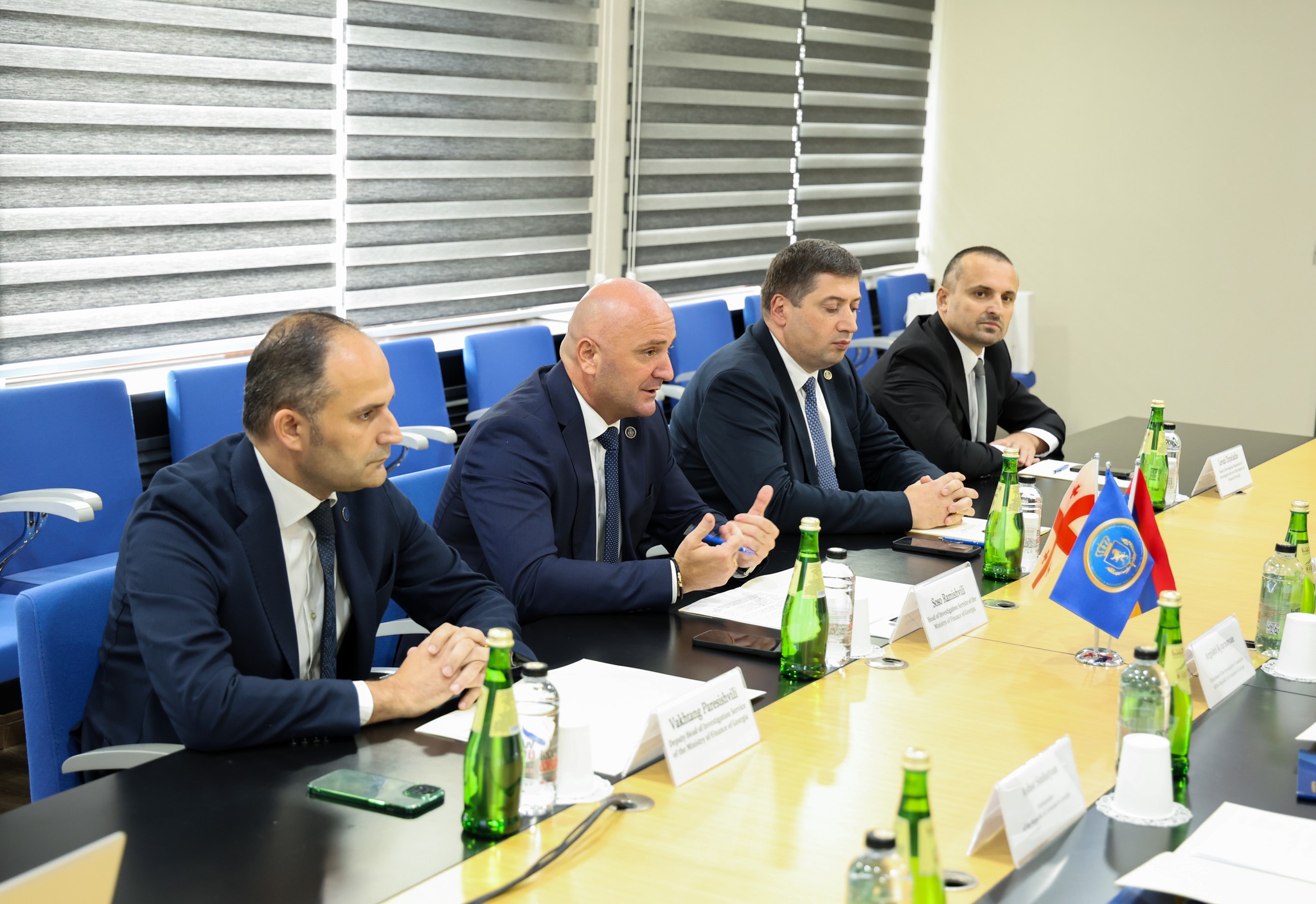 ՀՀ քննչական կոմիտեի նախագահը Թբիլիսիում հանդիպում է ունեցել Վրաստանի ֆինանսների նախարարության քննչական ծառայության ղեկավարի հետ
