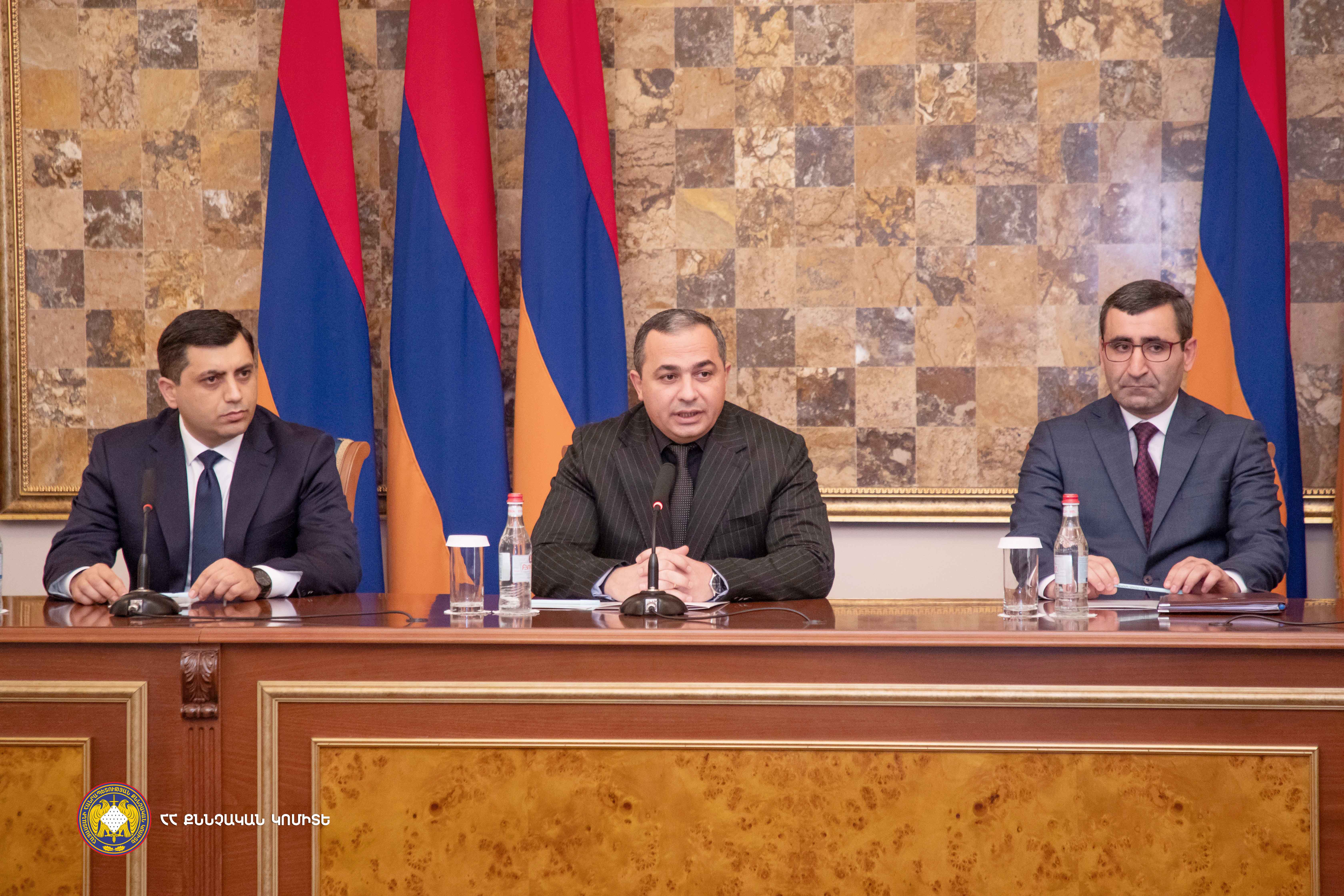 ՀՀ քննչական կոմիտեի նախագահ Արթուր Պողոսյանն անձնակազմին է ներկայացրել նորանշանակ տեղակալին