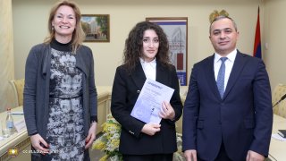 Chairman of the Investigative Committee and the Ambassador of the Netherlands Presented Certificates to Investigators who Completed Training