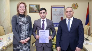 Քննչական կոմիտեի նախագահը և Նիդերլանդների դեսպանը հավաստագրեր են հանձնել վերապատրաստում անցած քննիչներին
