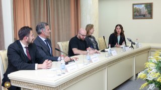 Քննչական կոմիտեի նախագահը և Նիդերլանդների դեսպանը հավաստագրեր են հանձնել վերապատրաստում անցած քննիչներին