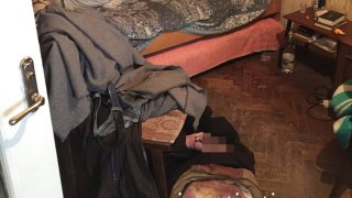 Труп мужчины обнаружен в квартире: на месте происшествия работает следственная группа(фото)