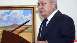 Завершившие обучение кандидаты в следователи вместе с дипломами получили копии приказов председателя СК РА о назначении на работу(фото)