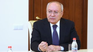 В Котайке раскрыты более десятка случаев квартирных краж; председатель СК РА наградил за профессиональную работу (фото)