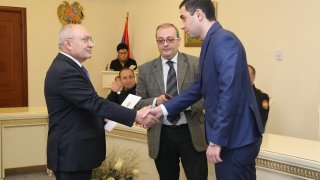 Քննիչների թեկնածուների՝ Արդարադատության ակադեմիան ավարտած շրջանավարտները ծառայության նշանակվեցին ՀՀ քննչական կոմիտեում (Լուսանկարներ)
