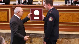 Стали известны подразделение и следователь, добившиеся в 2016 году лучших показателей: они удостоены наград(фото)