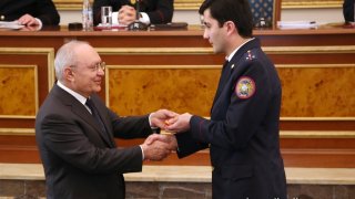 Стали известны подразделение и следователь, добившиеся в 2016 году лучших показателей: они удостоены наград(фото)