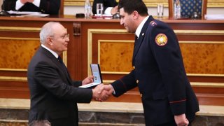 Стали известны подразделение и следователь, добившиеся в 2016 году лучших показателей: они удостоены наград(фото)