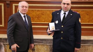 Стали известны подразделение и следователь, добившиеся в 2016 году лучших показателей: они удостоены наград(фото)