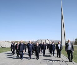 Delegations headed by Chairmen of Investigative Committees of Russia and Belarus visited Memorial of Tsitsernakaberd (Photos)