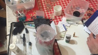 Раскрыт случай незаконного оборота наркотических средств в особо крупных размерах: задержаны пять человек (Фото)