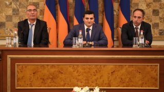 Քննչական կոմիտեի դեպարտամենտի ղեկավար Արամ Նիկոյանը շնորհավորել է դեպարտամենտի աշխատակիցներին՝ մասնագիտական տոնի կապակցությամբ (լուսանկարներ)