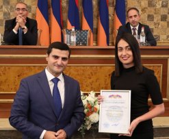 Քննչական կոմիտեի դեպարտամենտի ղեկավար Արամ Նիկոյանը շնորհավորել է դեպարտամենտի աշխատակիցներին՝ մասնագիտական տոնի կապակցությամբ (լուսանկարներ)