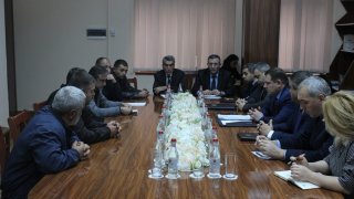 Chairman of RA Investigative Committee Met Dead Servicemen's Relatives (photos)