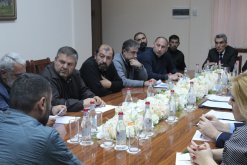 Chairman of RA Investigative Committee Met Dead Servicemen's Relatives (photos)