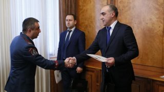 Deputy Chairman of RA Investigative Committee Awarded a Group of Police Officers (photos)