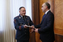 Deputy Chairman of RA Investigative Committee Awarded a Group of Police Officers (photos)