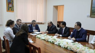 IC Chairman Receive ELARD President (photos)