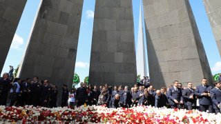 ՀՀ  քննչական կոմիտեի ծառայողները՝ ՔԿ նախագահ Հայկ Գրիգորյանի գլխավորությամբ, այցելել են  Ծիծեռնակաբերդի հուշահամալիր (լուսանկարներ)