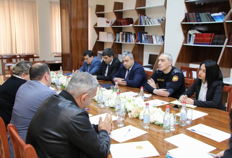 Meeting of Public Monitoring Group Held at RA Investigative Committee (photos)
