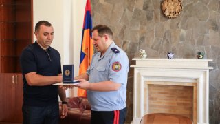 Քննչական կոմիտեի նախագահը պարգևատրել է ՀՀ ֆուտբոլի ֆեդերացիայի փոխնախագահին և ՀՀ ֆուտզալի ազգային հավաքականի գլխավոր մարզչին (լուսանկարներ)