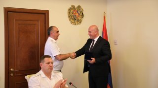 Chairman of Investigative Committee Awarded a Number of Police Officers (photos)