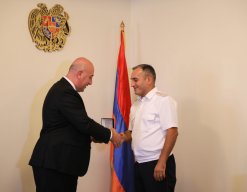 Chairman of Investigative Committee Awarded a Number of Police Officers (photos)