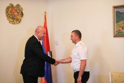 Chairman of Investigative Committee Awarded a Number of Police Officers (photos)