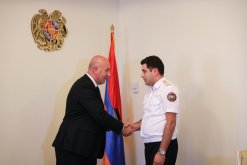 Քննչական կոմիտեի նախագահը պարգևատրել է ոստիկանության մի շարք ծառայողների (լուսանկարներ)