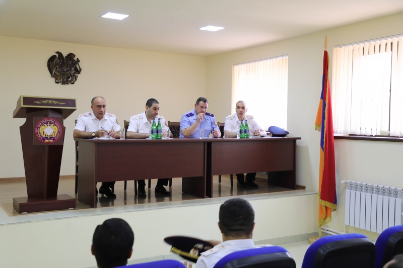 Chairman of Investigative Committee Held Consultation in Shirak Regional Investigative Department and Received Citizen (photos)