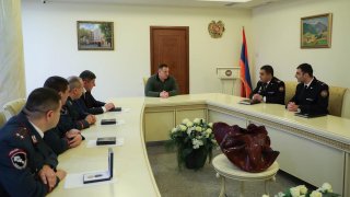 Քննչական կոմիտեի նախագահը պարգևատրել է Կոտայքի մարզի դատախազի տեղակալին, ինչպես նաև՝ Ոստիկանության Կոտայքի բաժնի մի շարք ծառայողների (լուսանկարներ)